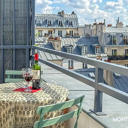 Montmartre Vue Sur Les Toits De Et La Tour Eiffel Paris
